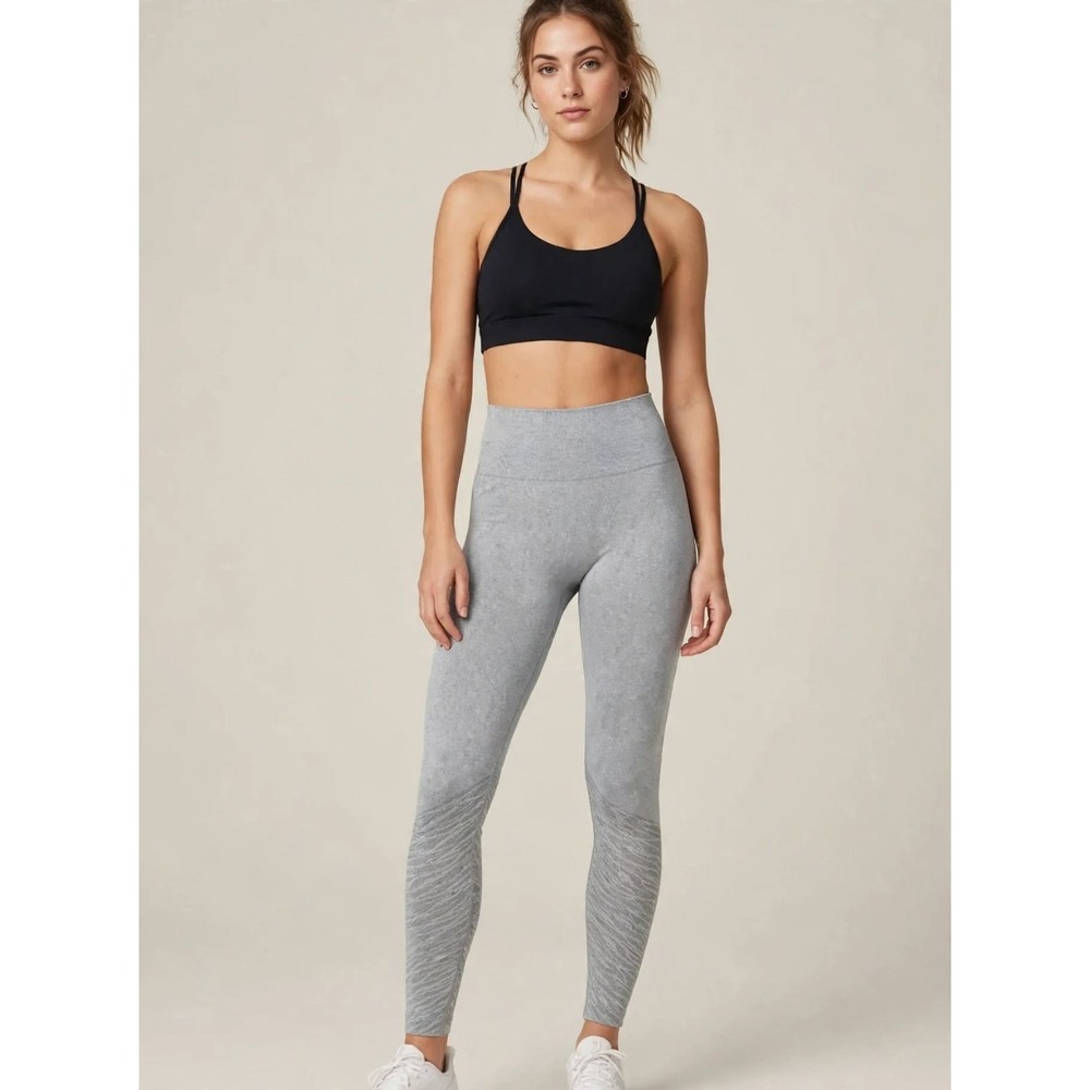 Fabletics Gray Zebra High Waisted Seamless 7/8 Length Athletic Leggings SZ Small